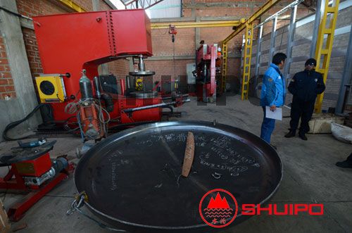 利維亞客戶壓鼓、旋壓設(shè)備